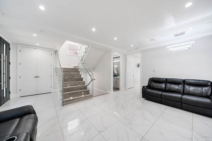 4841 Dumfries Street