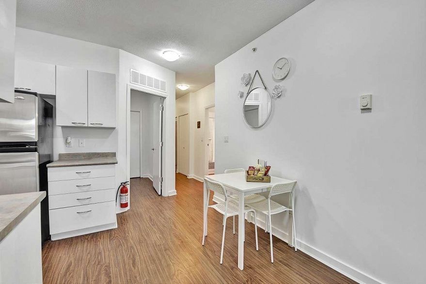 204 1249 Granville Street