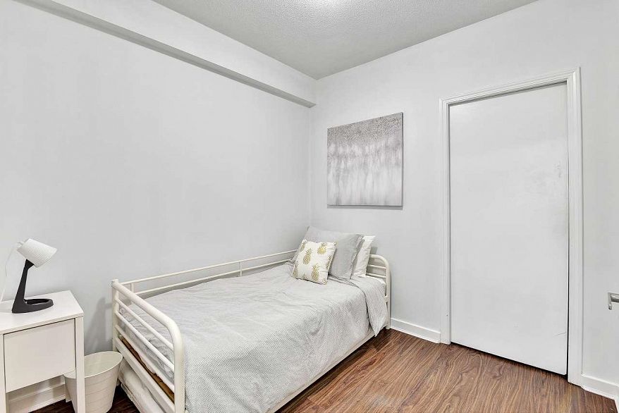 204 1249 Granville Street