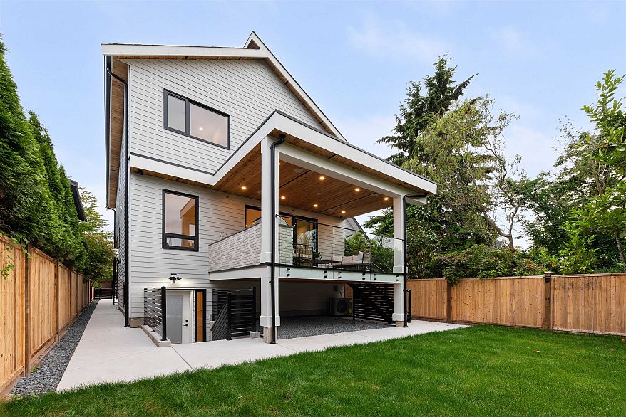 2 65 E King Edward Avenue