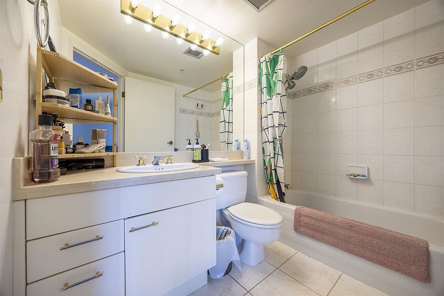 2505 388 Drake Street