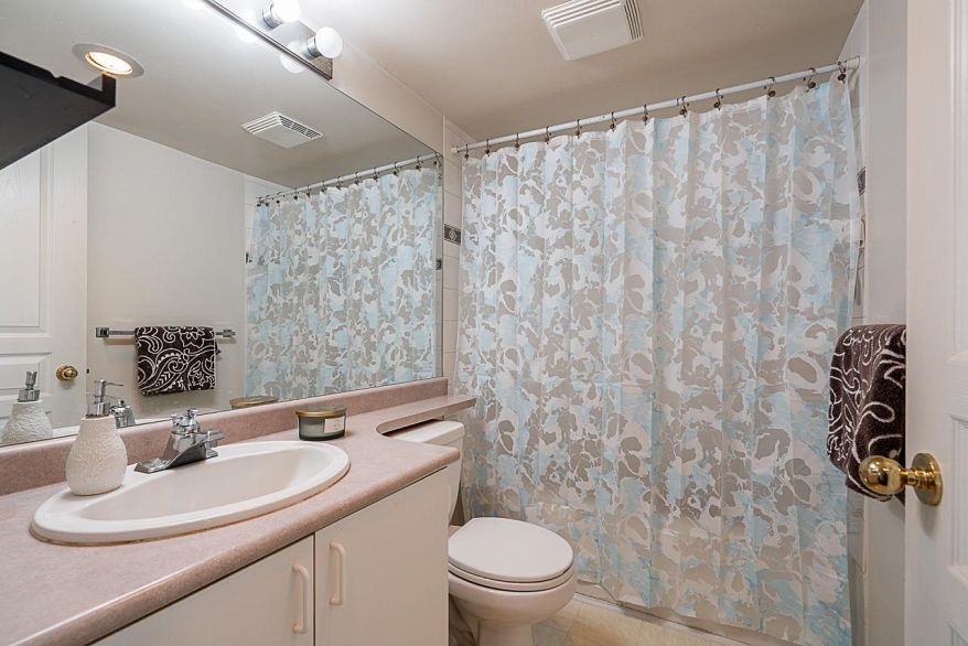 64 2727 E Kent Avenue North