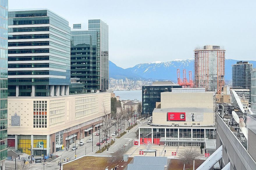 1801 233 Robson Street