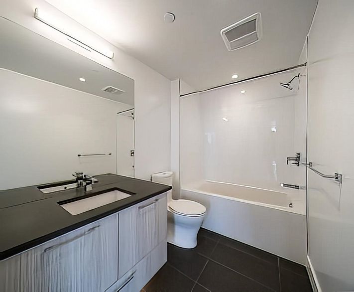 804 3581 E Kent Avenue North