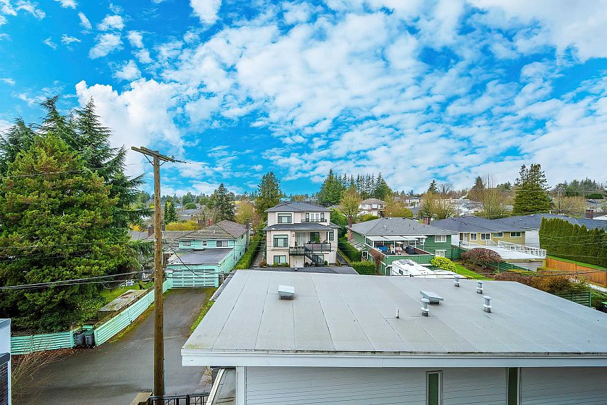 505 6677 Cambie Street