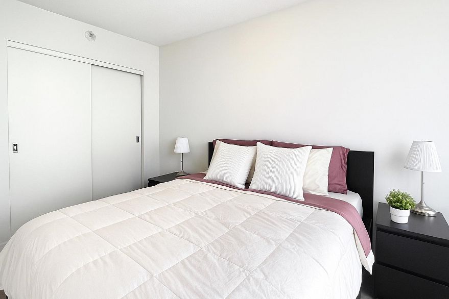 1801 233 Robson Street