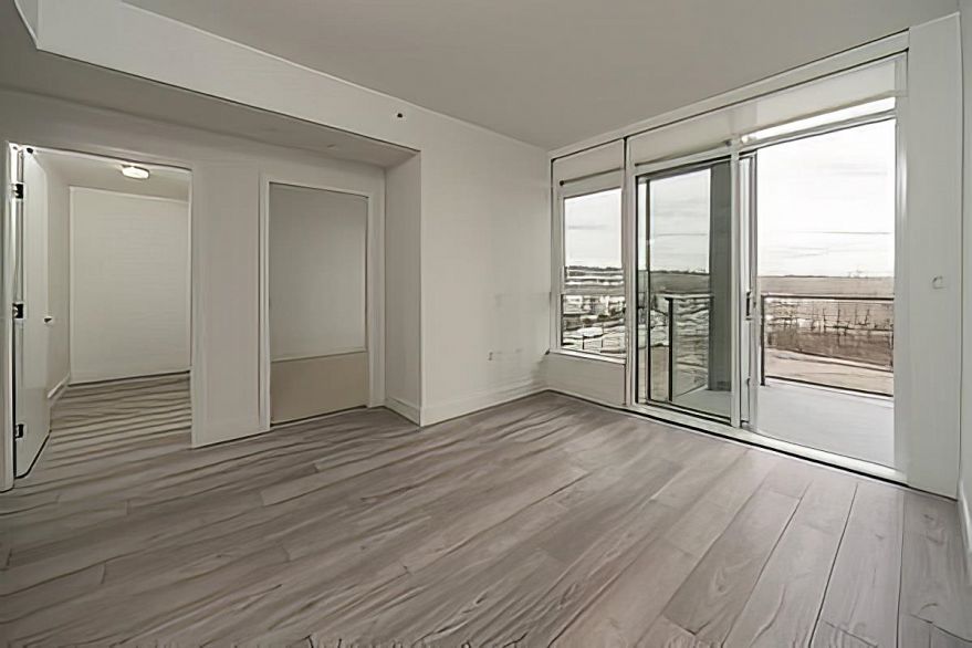 804 3581 E Kent Avenue North