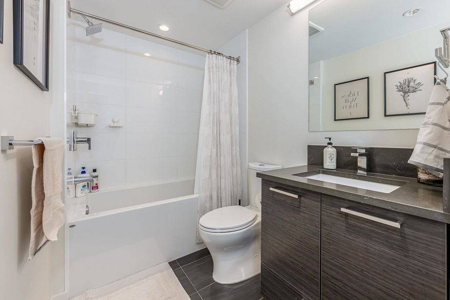 1501 8533 River District Crossing