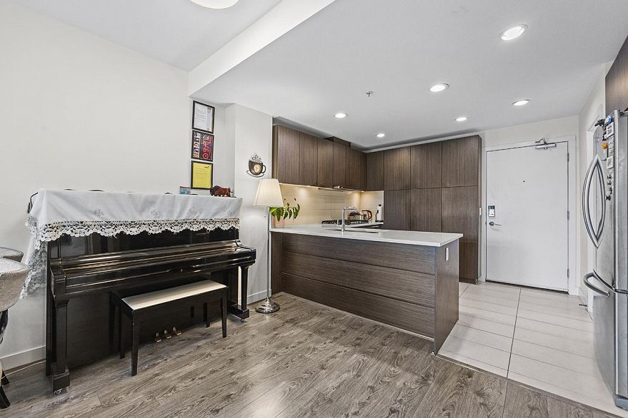 303 6033 Gray Avenue