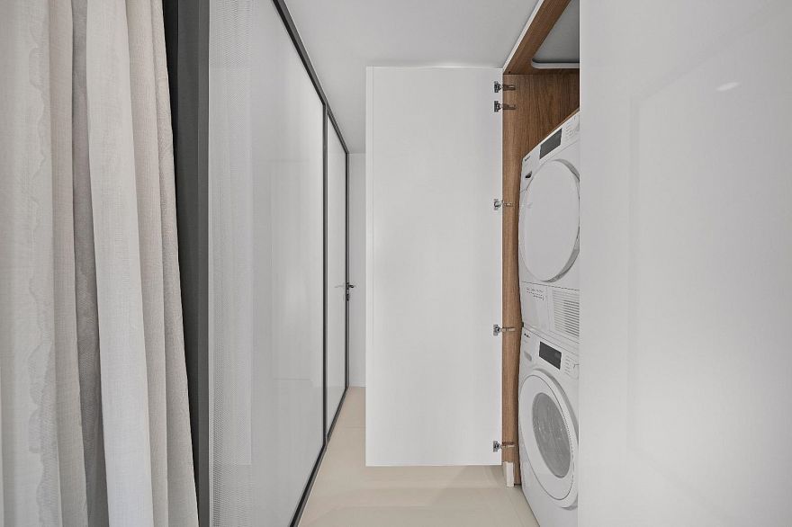 706 1033 Nelson Street