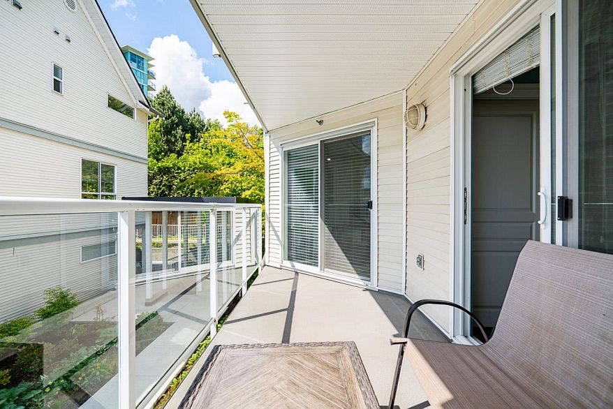 64 2727 E Kent Avenue North