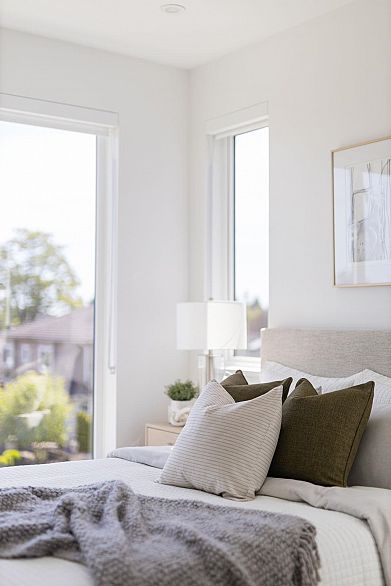 212 715 W 49th Avenue