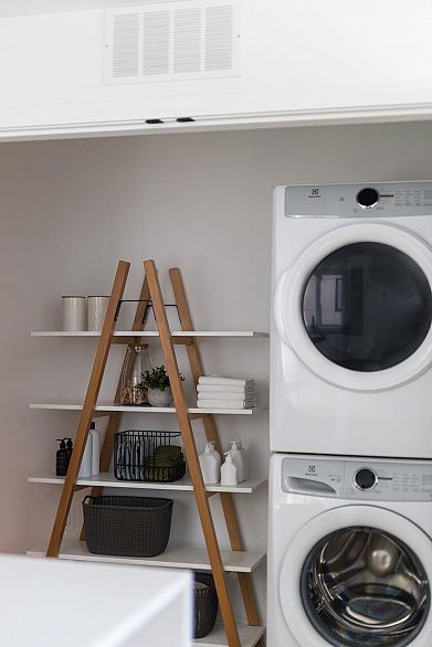 212 715 W 49th Avenue