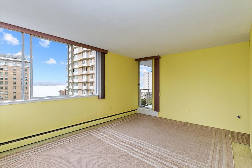 1202 1850 Comox Street