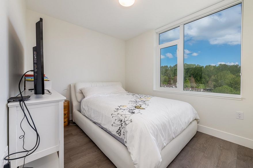 1501 8533 River District Crossing