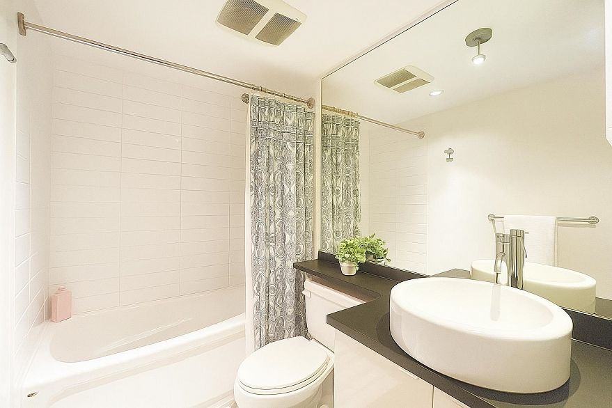 1801 233 Robson Street