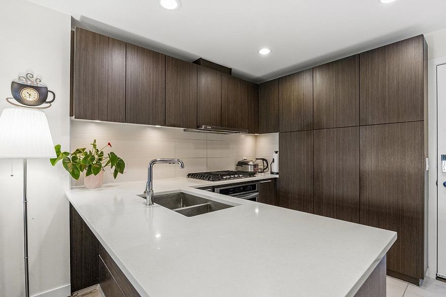 303 6033 Gray Avenue