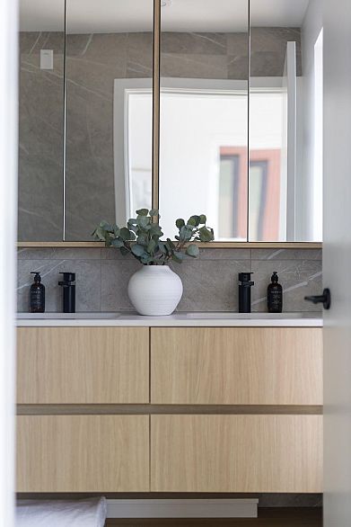 212 715 W 49th Avenue