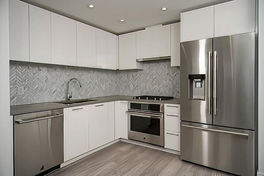 804 3581 E Kent Avenue North