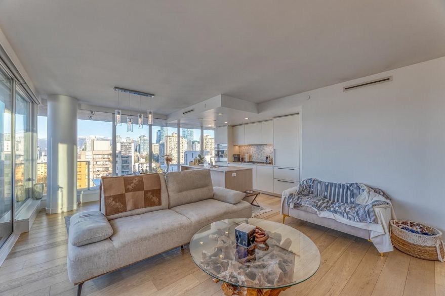 1401 1365 Davie Street