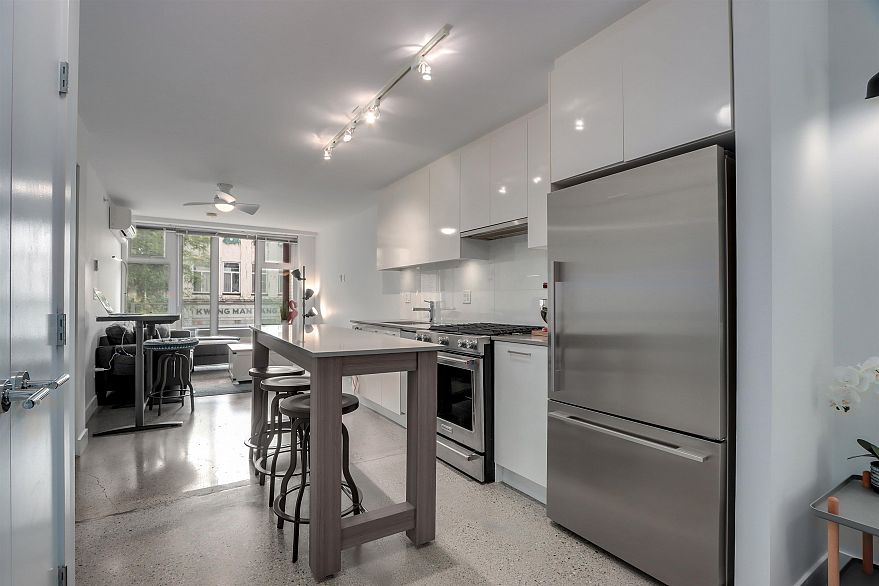 204 231 E Pender Street