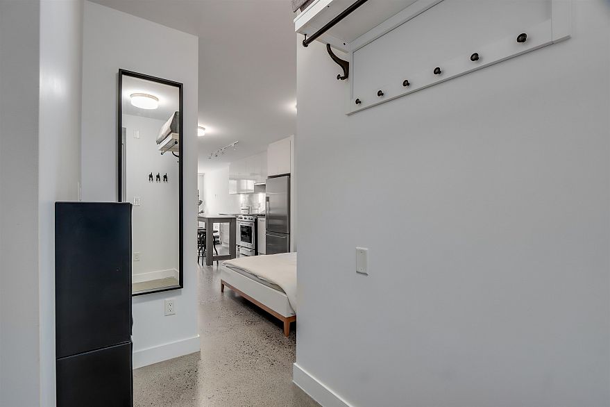 204 231 E Pender Street