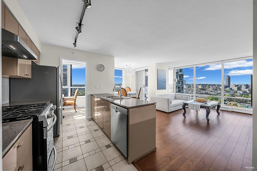 3002 1438 Richards Street