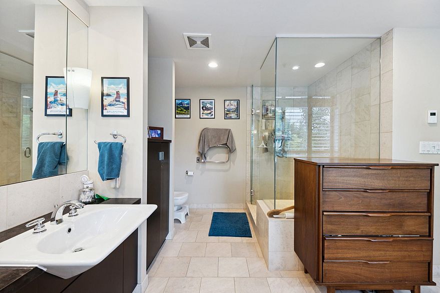 TH12 1233 W Cordova Street