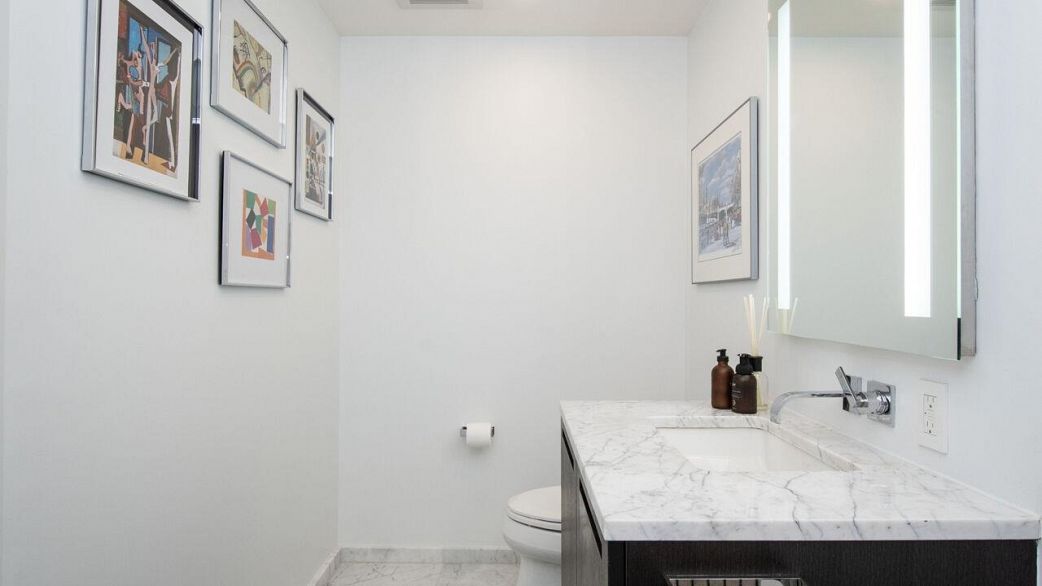 2908 1011 W Cordova Street