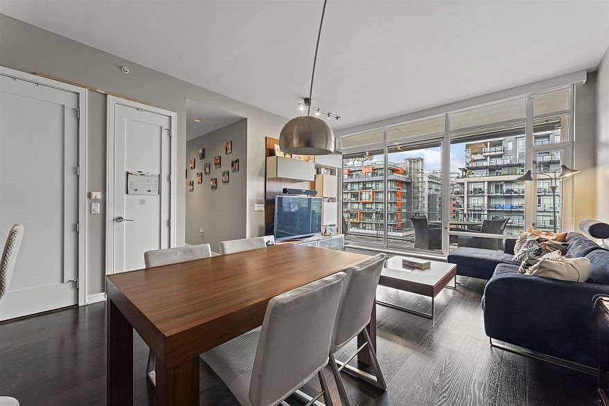 502 77 Walter Hardwick Avenue