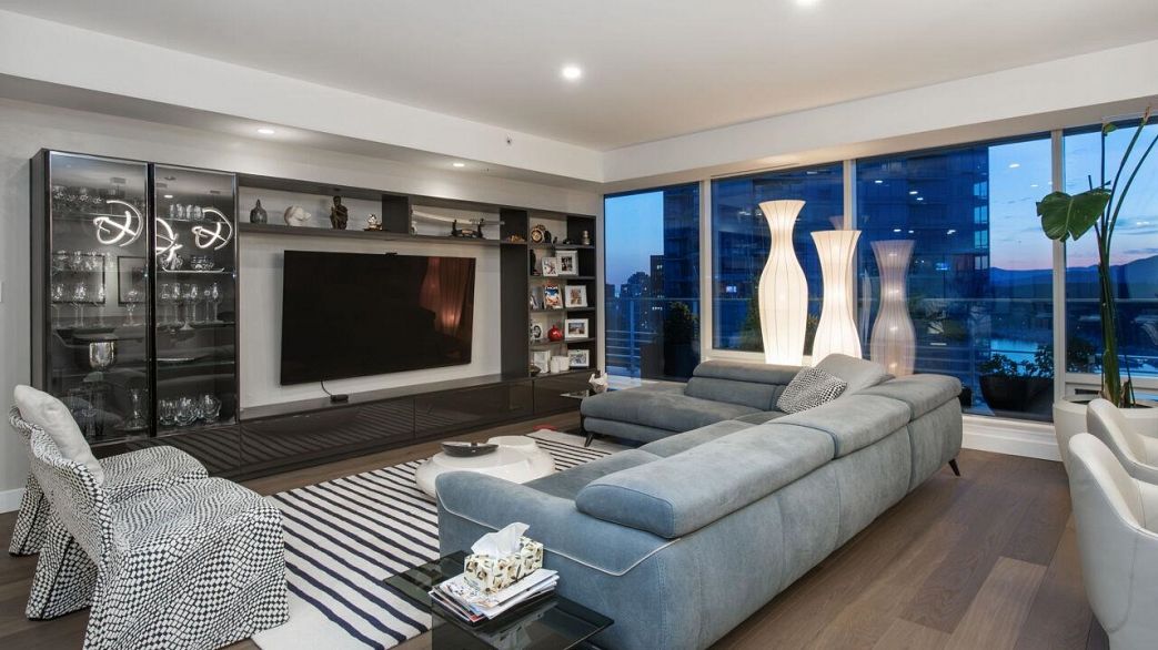 2908 1011 W Cordova Street