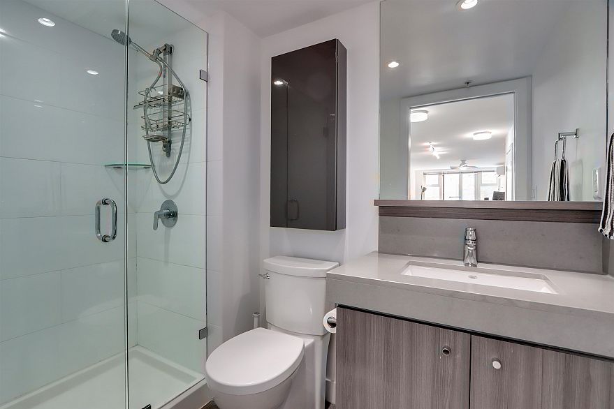 204 231 E Pender Street