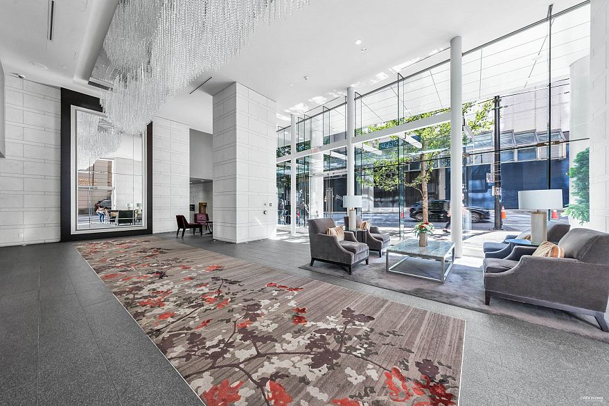 3002 667 Howe Street