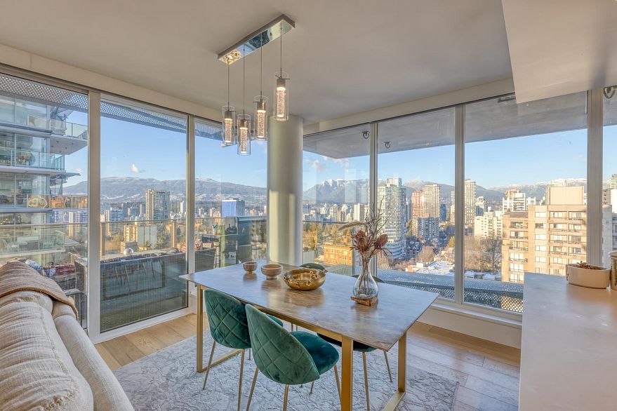 1401 1365 Davie Street