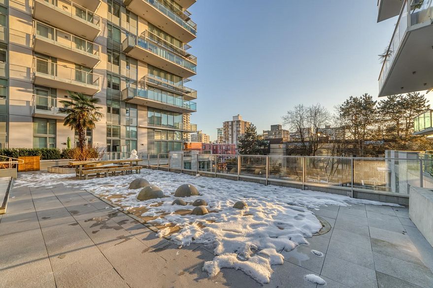 1401 1365 Davie Street
