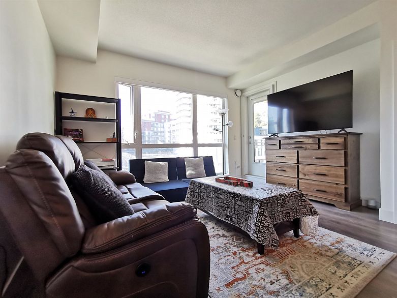 607 8580 River District Crossing