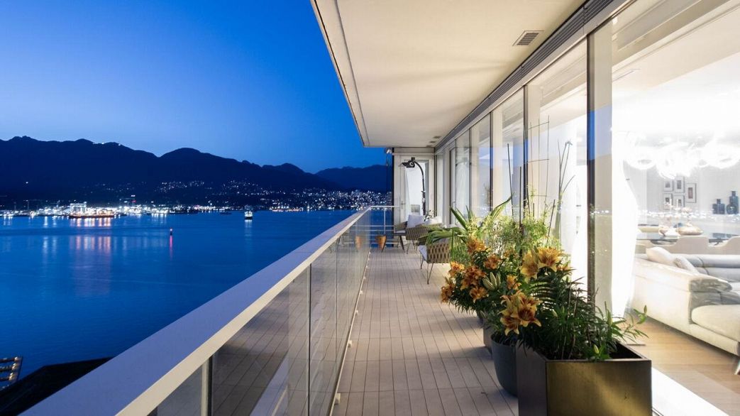 2908 1011 W Cordova Street