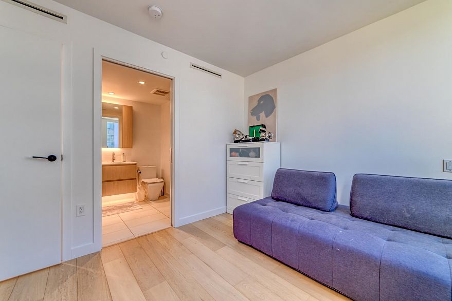 1401 1365 Davie Street