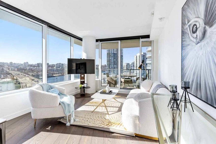 1609 68 Smithe Street