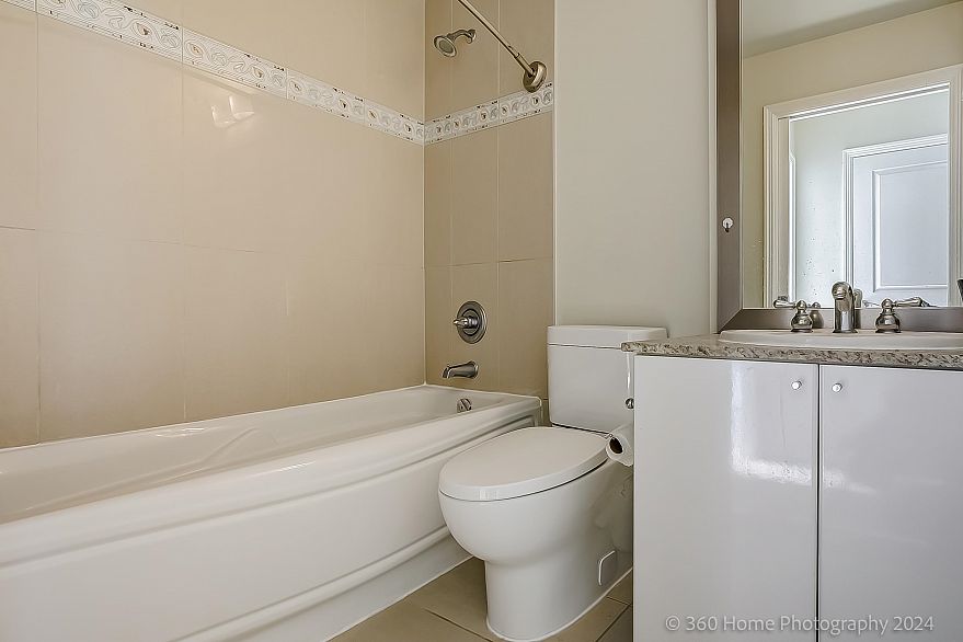 303 1211 Melville Street