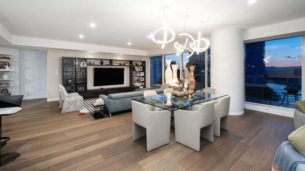 2908 1011 W Cordova Street