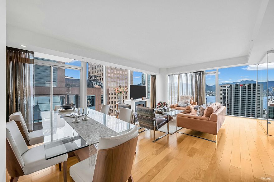 3002 667 Howe Street