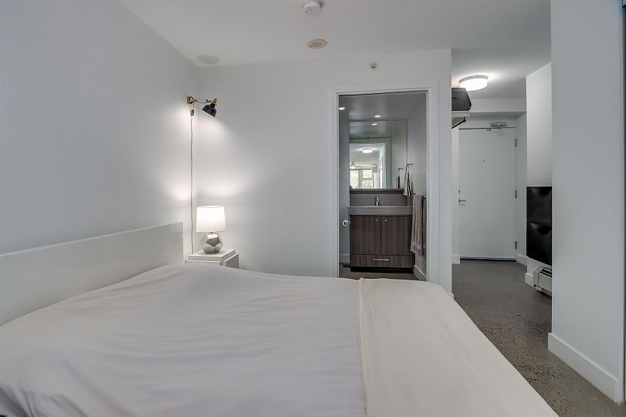 204 231 E Pender Street