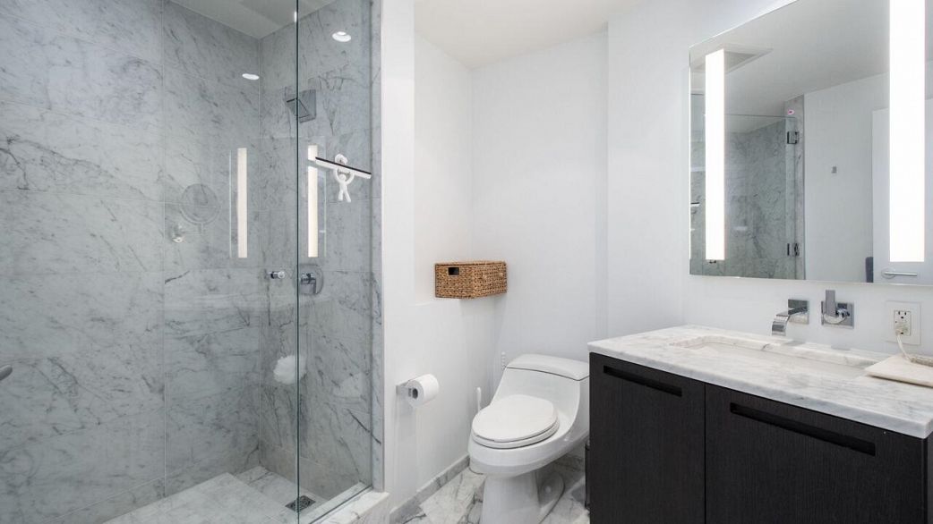 2908 1011 W Cordova Street