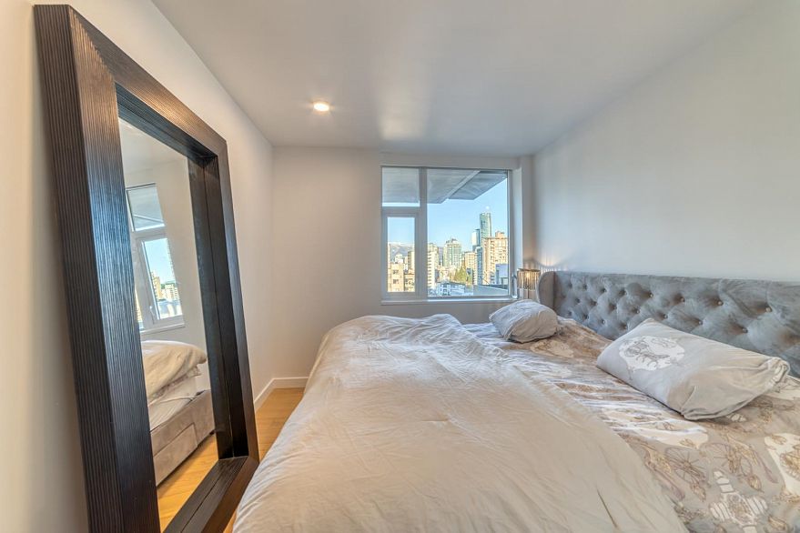 1401 1365 Davie Street