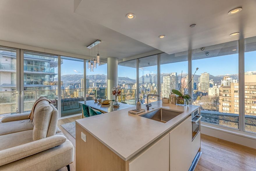 1401 1365 Davie Street