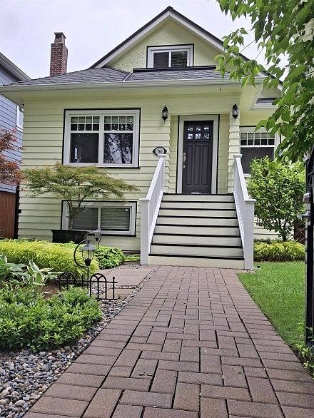 761 W 26th Avenue