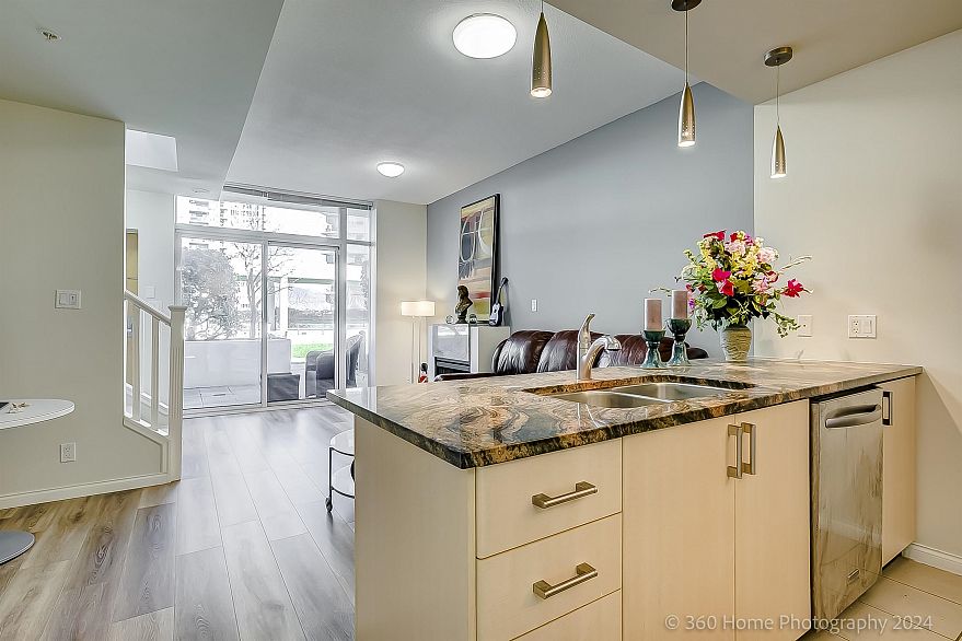 303 1211 Melville Street