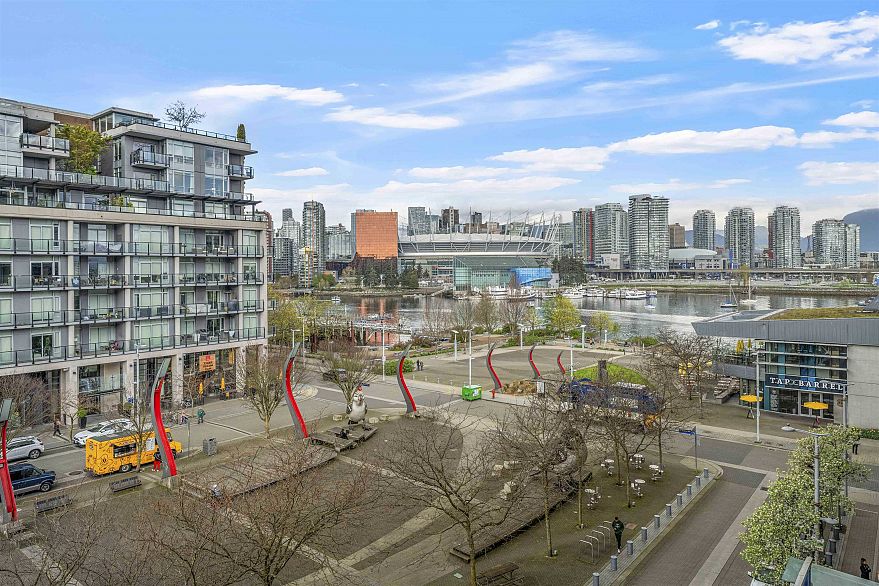 502 77 Walter Hardwick Avenue