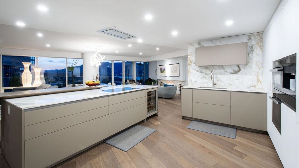 2908 1011 W Cordova Street